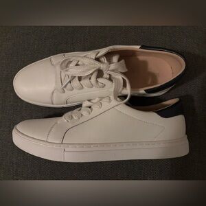 NWOT Kate Spade white leather sneaker with navy detail S10